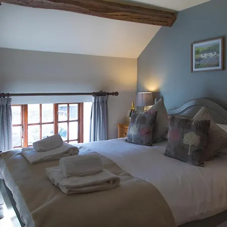Moors Inn 4*